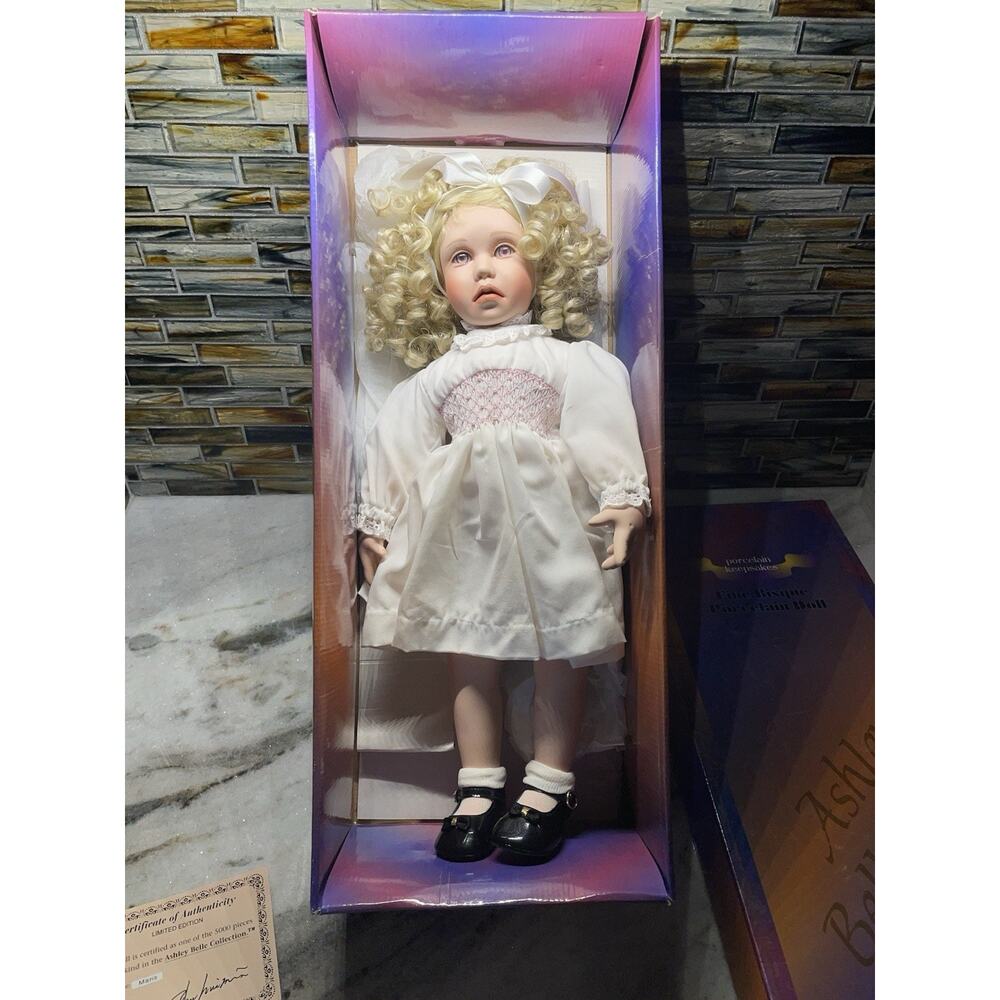 Vintage ASHLEY BELLE COLLECTION Porcelain Doll With COA Certificate Box Maris
